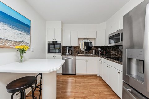 Condo in West Palm Beach, Florida, 2 bedrooms  № 2084328 - photo 4