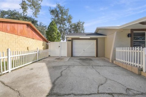 Villa ou maison à vendre à Tampa, Floride: 3 chambres, 107.4 m2 № 2429136 - photo 30