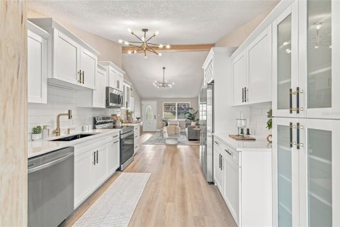 Villa ou maison à vendre à Tampa, Floride: 3 chambres, 107.4 m2 № 2429136 - photo 9
