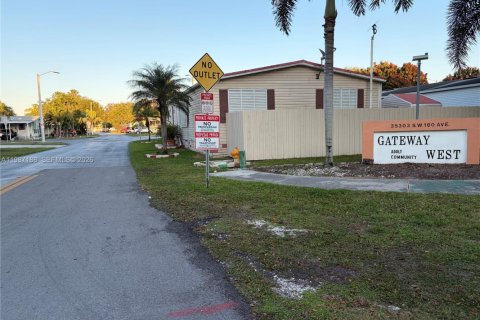 Villa ou maison à louer à Homestead, Floride: 2 chambres, 108.7 m2 № 2051425 - photo 7