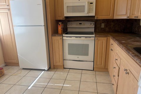 Condo in Coconut Creek, Florida, 2 bedrooms  № 2185203