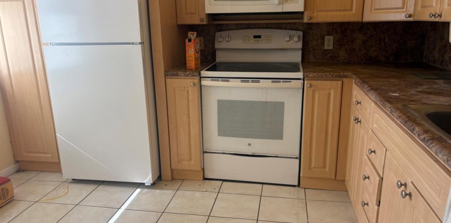 Condo in Coconut Creek, Florida, 2 bedrooms  № 2185203