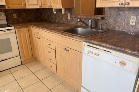 Condo in Coconut Creek, Florida, 2 bedrooms  № 2185203 - photo 2