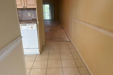 Condo in Coconut Creek, Florida, 2 bedrooms  № 2185203 - photo 4