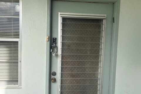 Condo in Coconut Creek, Florida, 2 bedrooms  № 2185203 - photo 17