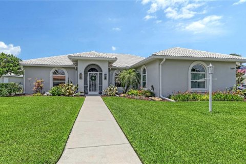 House in Venice, Florida 3 bedrooms, 202.62 sq.m. № 1846659 - photo 1