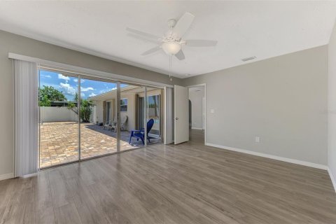 Casa en venta en North Port, Florida, 3 dormitorios, 147.62 m2 № 1876621 - foto 24