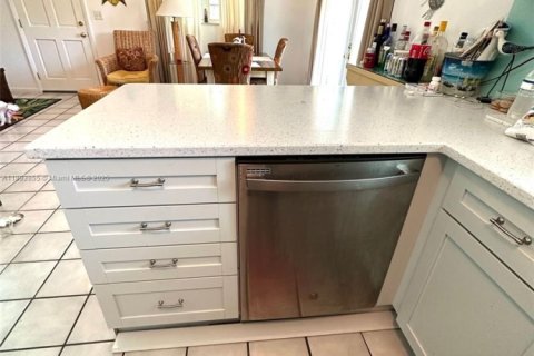 House in Key Largo, Florida 2 bedrooms, 71.35 sq.m. № 2013961 - photo 5