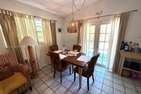 House in Key Largo, Florida 2 bedrooms, 71.35 sq.m. № 2013961 - photo 6