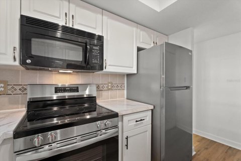 Copropriété à louer à Indian Rocks Beach, Floride: 2 chambres, 96.62 m2 № 2419338 - photo 17