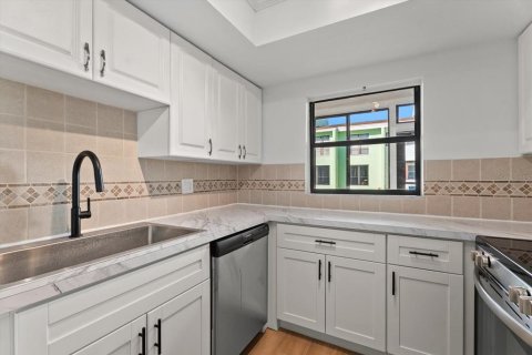 Copropriété à louer à Indian Rocks Beach, Floride: 2 chambres, 96.62 m2 № 2419338 - photo 15