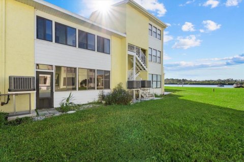 Copropriété à louer à Indian Rocks Beach, Floride: 2 chambres, 96.62 m2 № 2419338 - photo 30