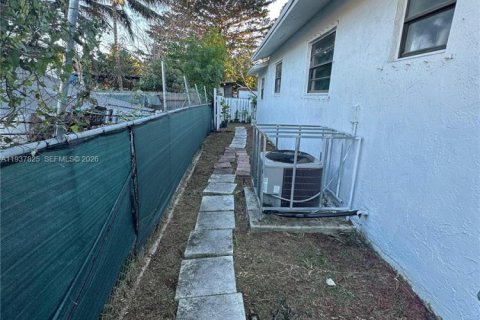 Villa ou maison à louer à Florida City, Floride № 1995735 - photo 13