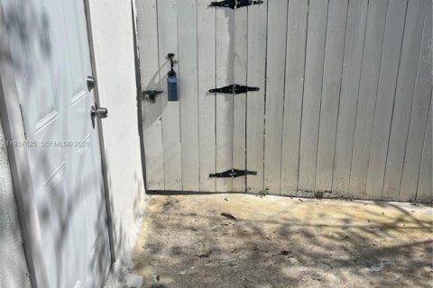 Villa ou maison à louer à Florida City, Floride № 1995735 - photo 9