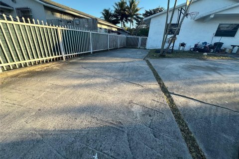 Villa ou maison à louer à Florida City, Floride № 1995735 - photo 11