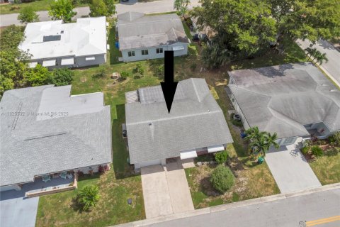 House in Margate, Florida 2 bedrooms, 98.57 sq.m. № 1800865 - photo 8