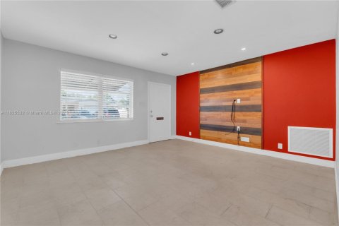 House in Margate, Florida 2 bedrooms, 98.57 sq.m. № 1800865 - photo 16
