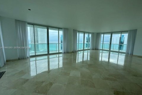 Снять в аренду кондоминиум в Санни-Айлс-Бич, Флорида 3 спальни, 217.39м2, № 2020172 - фото 10