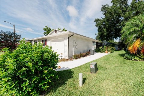 Villa ou maison à vendre à Lakeland, Floride: 2 chambres, 112.41 m2 № 1829720 - photo 3