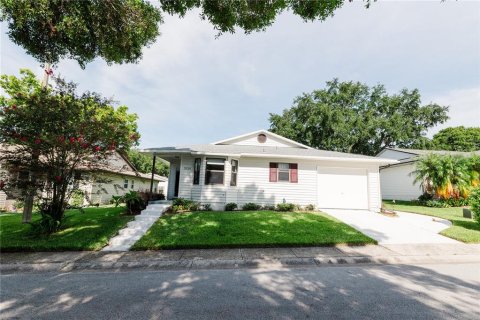 Villa ou maison à vendre à Lakeland, Floride: 2 chambres, 112.41 m2 № 1829720 - photo 1