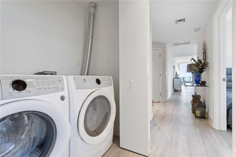 Condo in North Miami Beach, Florida, 3 bedrooms  № 1862360 - photo 15