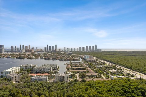 Condo in North Miami Beach, Florida, 3 bedrooms  № 1862360 - photo 18