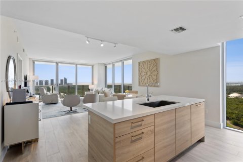 Condo in North Miami Beach, Florida, 3 bedrooms  № 1862360 - photo 5