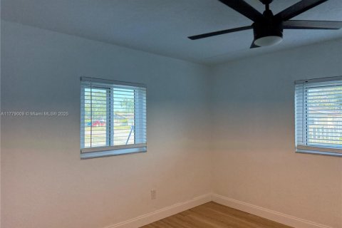 Villa ou maison à louer à Fort Lauderdale, Floride: 3 chambres, 132.94 m2 № 1621662 - photo 30