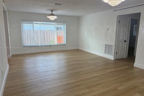 Villa ou maison à louer à Fort Lauderdale, Floride: 3 chambres, 132.94 m2 № 1621662 - photo 6