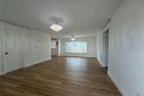 Villa ou maison à louer à Fort Lauderdale, Floride: 3 chambres, 132.94 m2 № 1621662 - photo 5