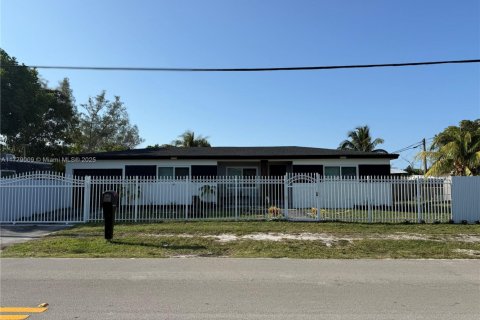 Villa ou maison à louer à Fort Lauderdale, Floride: 3 chambres, 132.94 m2 № 1621662 - photo 3