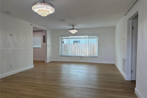 Villa ou maison à louer à Fort Lauderdale, Floride: 3 chambres, 132.94 m2 № 1621662 - photo 4