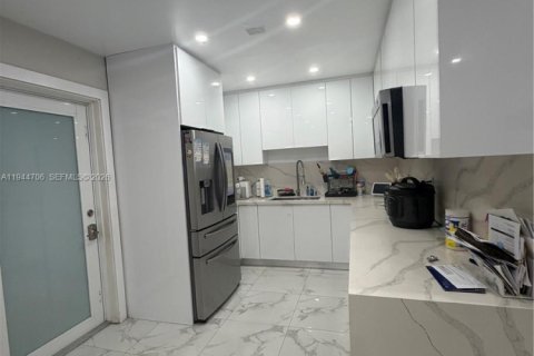 Villa ou maison à vendre à Miami Gardens, Floride: 4 chambres, 142.14 m2 № 2001354 - photo 6