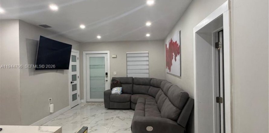 Villa ou maison à Miami Gardens, Floride 4 chambres, 142.14 m2 № 2001354