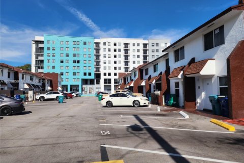 Снять в аренду кондоминиум в Суитуотер, Флорида 2 спальни, 104.05м2, № 1988832 - фото 2