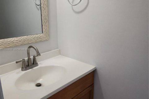 Снять в аренду кондоминиум в Суитуотер, Флорида 2 спальни, 104.05м2, № 1988832 - фото 8