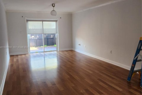 Снять в аренду кондоминиум в Суитуотер, Флорида 2 спальни, 104.05м2, № 1988832 - фото 6