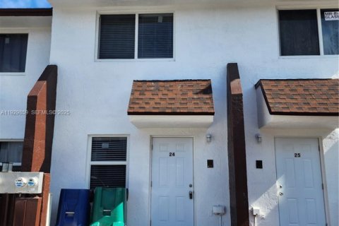 Снять в аренду кондоминиум в Суитуотер, Флорида 2 спальни, 104.05м2, № 1988832 - фото 1