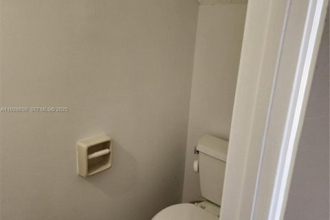 Снять в аренду кондоминиум в Суитуотер, Флорида 2 спальни, 104.05м2, № 1988832 - фото 9