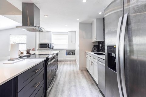 House in Naples, Florida 3 bedrooms, 144 sq.m. № 1851249 - photo 9