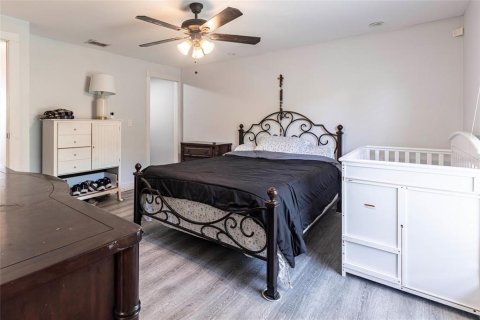 House in Naples, Florida 3 bedrooms, 144 sq.m. № 1851249 - photo 15