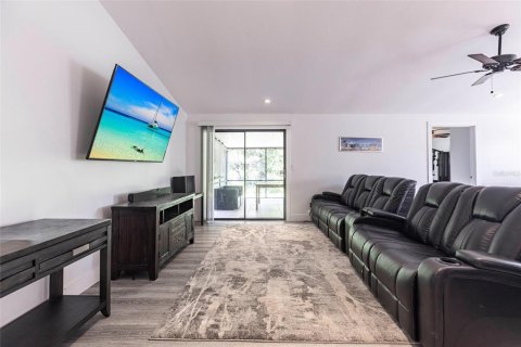 House in Naples, Florida 3 bedrooms, 144 sq.m. № 1851249 - photo 4