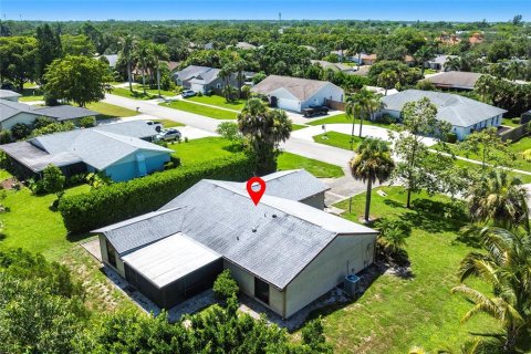 House in Naples, Florida 3 bedrooms, 144 sq.m. № 1851249 - photo 30