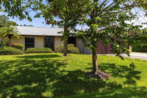 House in Naples, Florida 3 bedrooms, 144 sq.m. № 1851249 - photo 3