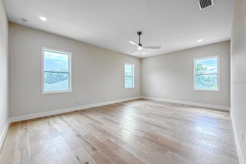House in Tampa, Florida 4 bedrooms, 263.29 sq.m. № 1813150 - photo 24