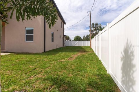 House in Tampa, Florida 4 bedrooms, 263.29 sq.m. № 1813150 - photo 6