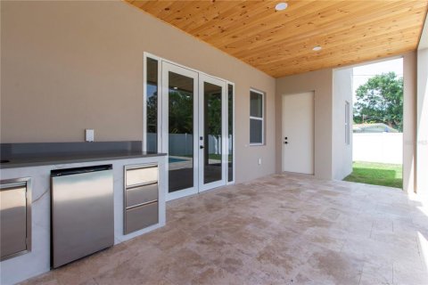 House in Tampa, Florida 4 bedrooms, 263.29 sq.m. № 1813150 - photo 21
