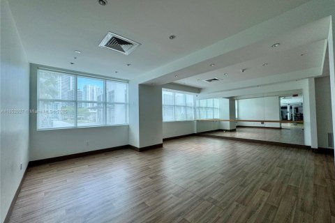 Copropriété à louer à Miami, Floride: 1 chambre, 127.55 m2 № 1877557 - photo 24