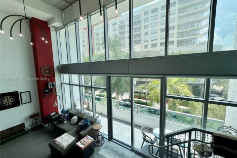 Copropriété à louer à Miami, Floride: 1 chambre, 127.55 m2 № 1877557 - photo 2