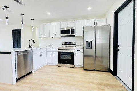 Villa ou maison à louer à Tampa, Floride: 3 chambres, 92.44 m2 № 2398877 - photo 6